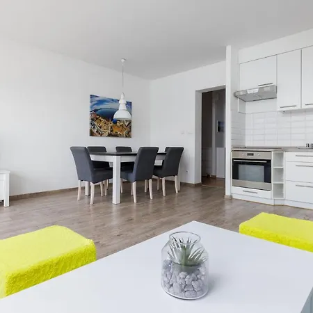 Przestronny Centrum Miedzy 2 Jeziorami Apartmán